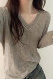 Yidouxian V-Collar Shows The Thin Wool Sweater, A New Slim, Long-Sleeved Blouse With Bottoms In Autumn And Winter.