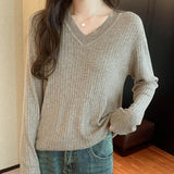 Yidouxian V-Collar Shows The Thin Wool Sweater, A New Slim, Long-Sleeved Blouse With Bottoms In Autumn And Winter.