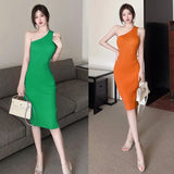 Yidouxian Version Solid Color Simple Diagonal Shoulder Dress Slim Fitting Sexy Knitted Sleeveless Vest Dress